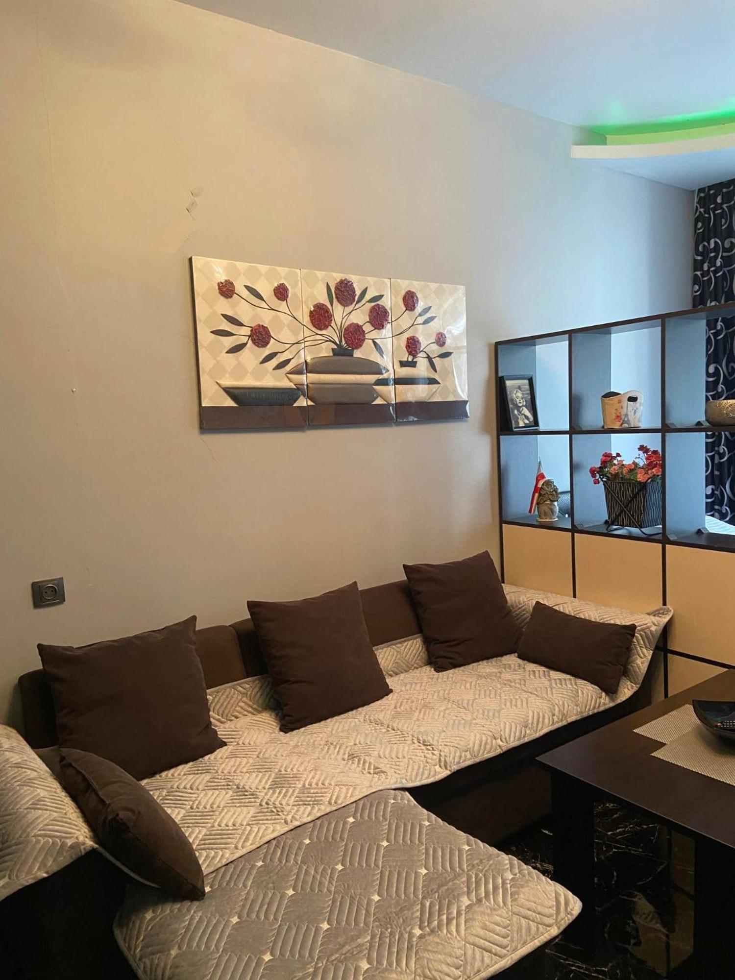 Apartment Vaja Fshavela N16 Batumi Exterior photo